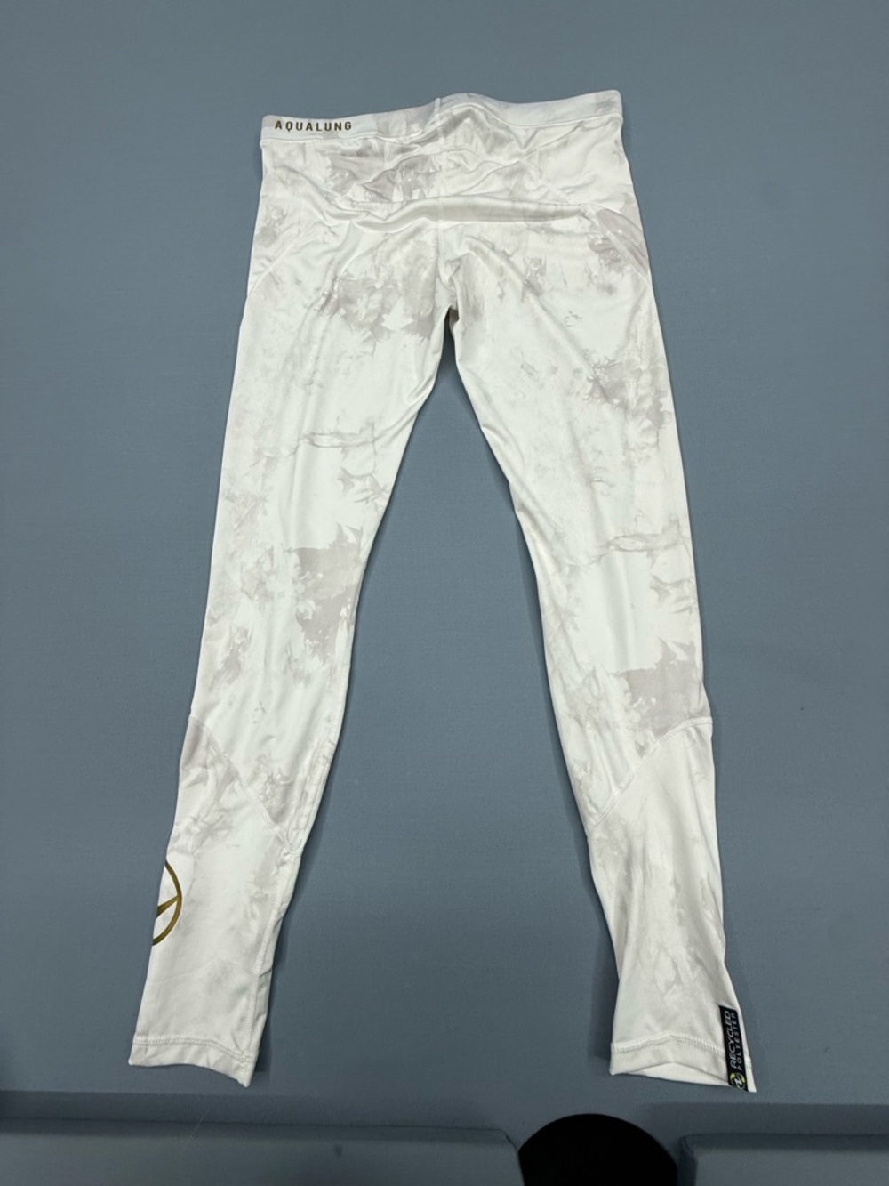 Aqualung White Tie-Dye Active Leggings with Gold Emblem - Picture 4 of 6